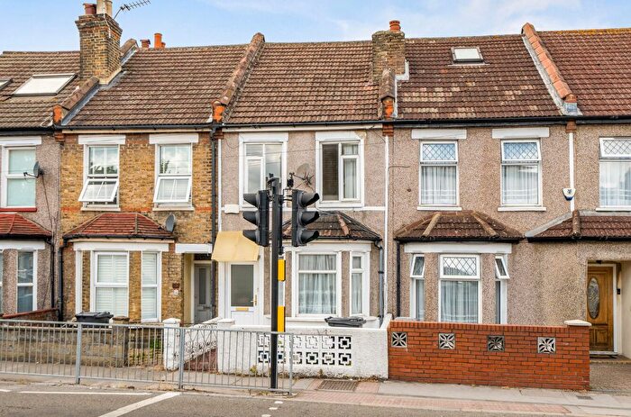 2 Bedroom Terraced House For Sale In Bensham Lane, Croydon, CR0