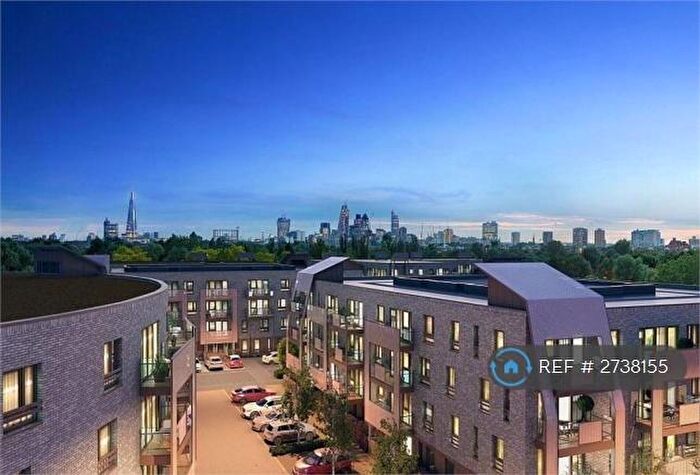 2 Bedroom Flat To Rent In Blondin Way, London, SE16