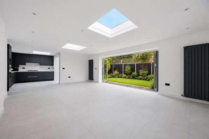 5 Bedroom Semi-Detached Bungalow For Sale In Evreham Road, Iver, SL0