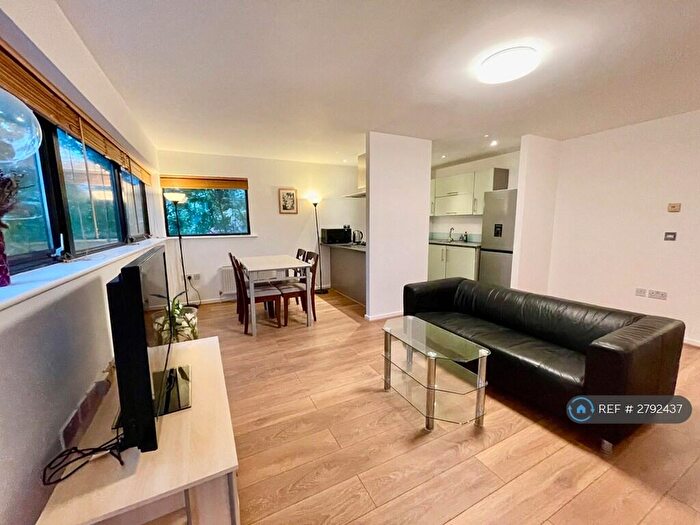 2 Bedroom Flat To Rent In Hawgood Street, London, E3