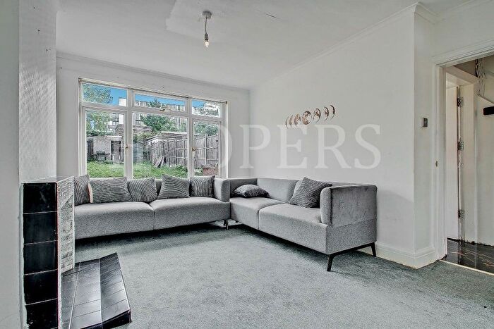 3 Bedroom Terraced House For Sale In Crest Road, London, NW2