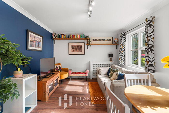 2 Bedroom Flat For Sale In The Brambles Prospect Road, St. Albans, AL1