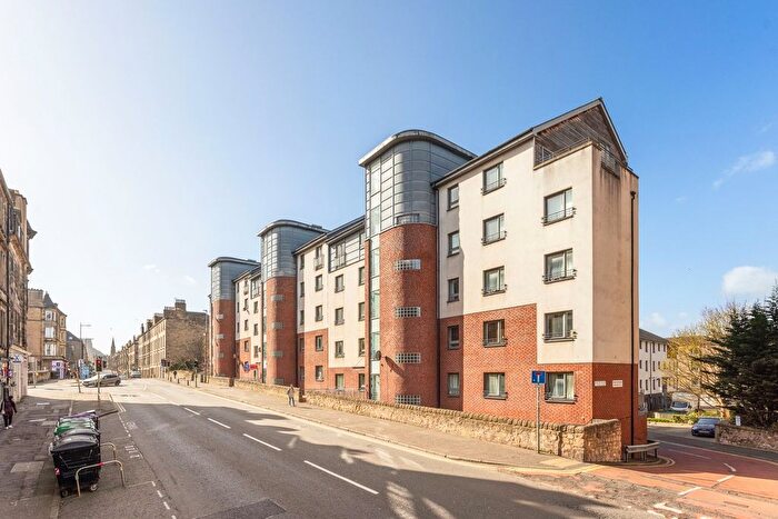 2 Bedroom Flat For Sale In Easter Road, Edinburgh, EH7