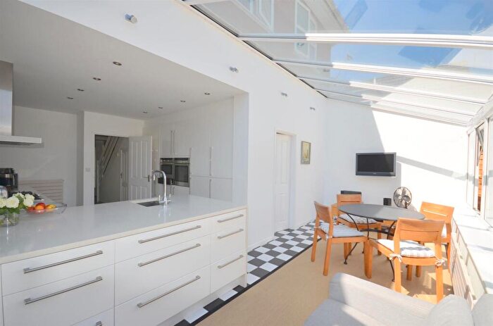 4 Bedroom Detached House For Sale In Maesmawr, Rhayader, LD6