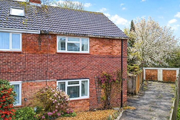 3 Bedroom Semi Detached House For Sale In Northcote Road, Farnborough, Hampshire, GU14