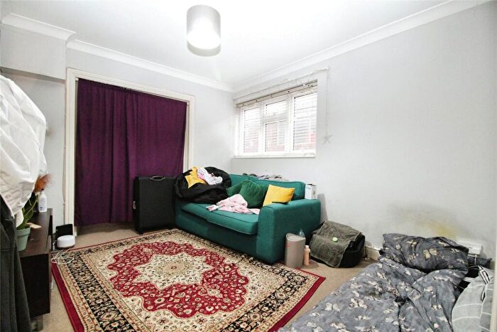 1 Bedroom Maisonette To Rent In Douglas Road, Hornchurch, RM11