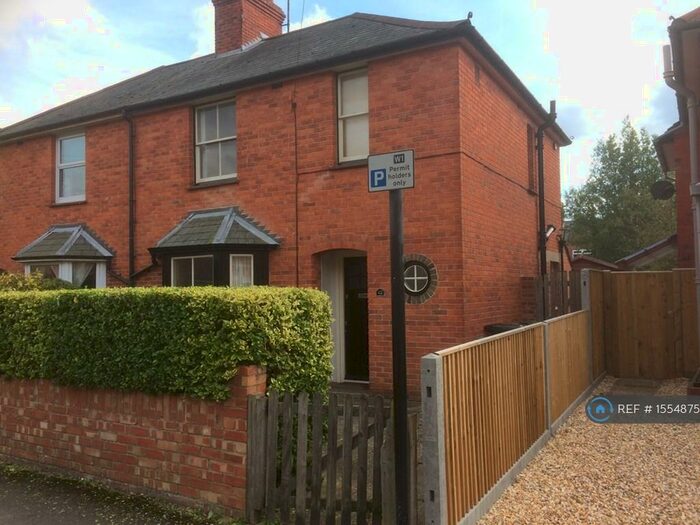 3 Bedroom Semi-Detached House To Rent In Berkeley Road, Newbury, RG14