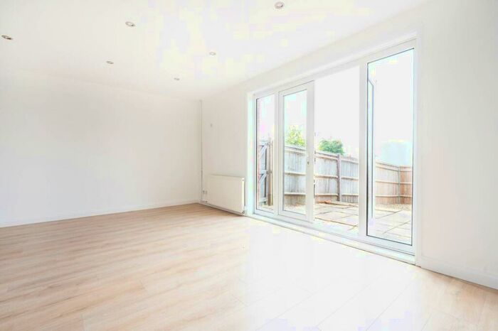 3 Bedroom Semi-Detached House To Rent In Clover Road, Guildford, GU2