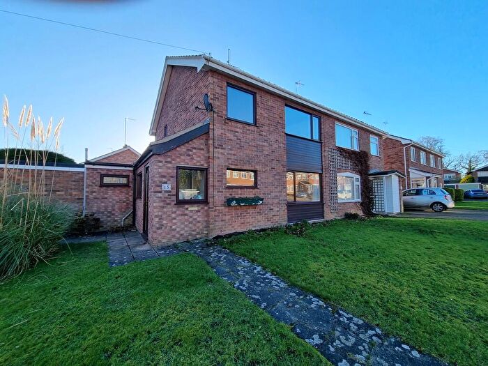 3 Bedroom Semi-Detached House For Sale In Park Walk, Holton, IP19