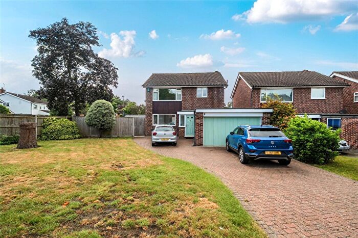 3 Bedroom Detached House For Sale In Highwood Drive, Orpington, BR6