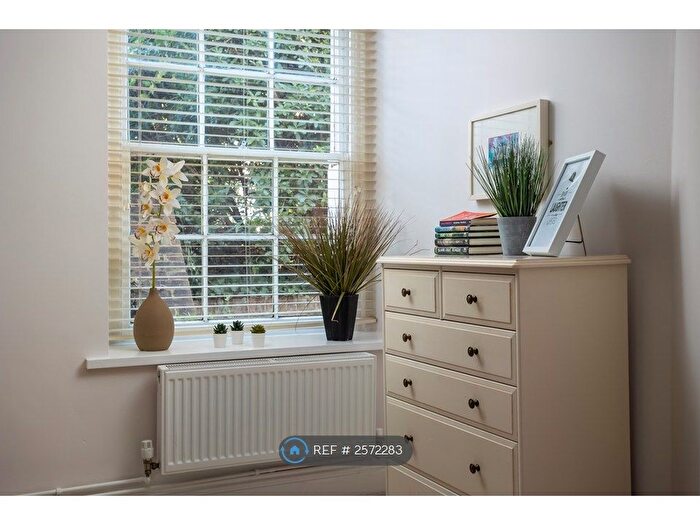 1 Bedroom Flat To Rent In Douglas House, Cheltenham, GL50