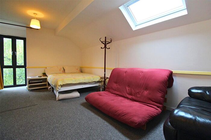 1 Bedroom Apartment To Rent In Flat Trinity Place, Merchants Road, Bristol, Somerset, BS8