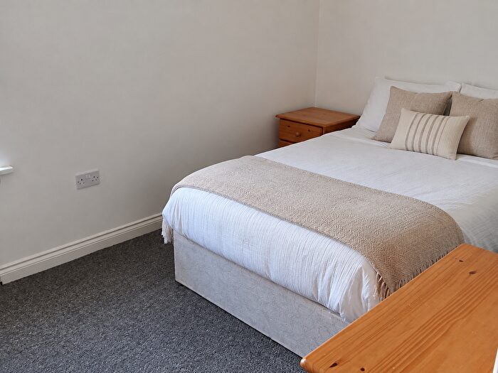 Studio To Rent In Whitefield Terrace, Flat, PL4