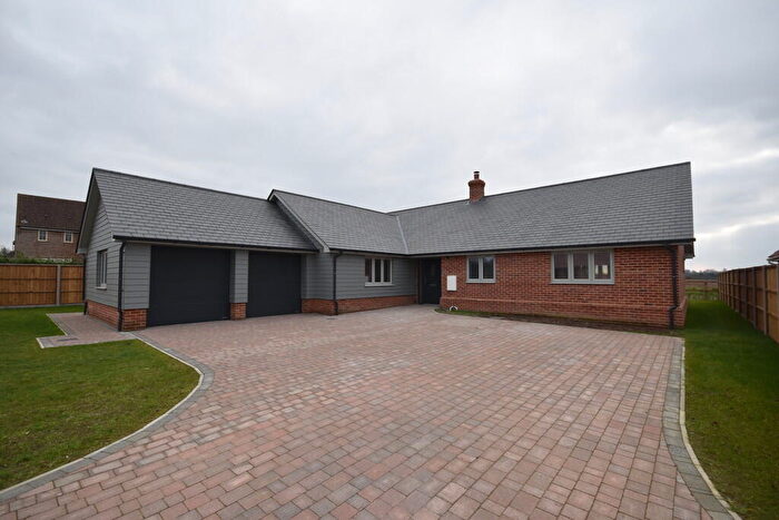 3 Bedroom Detached Bungalow For Sale In Sweet Hill Drive, Norton, IP31