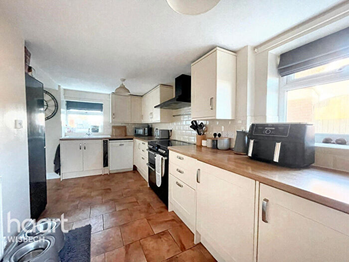 2 Bedroom Semi-Detached House For Sale In Leverington Common, Leverington, PE13