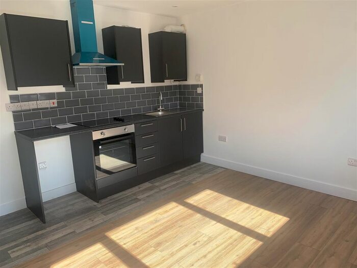 2 Bedroom Flat To Rent In Station Road, Ilkeston, DE7