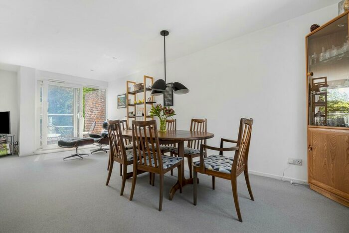 3 Bedroom Terraced House To Rent In Dale Close, Oxford, OX1