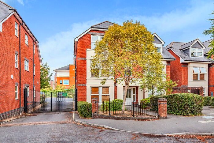 2 Bedroom Flat To Rent In School Lane, Egham, Surrey, TW20