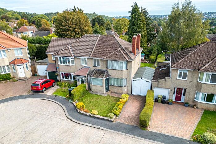 3 Bedroom Semi-Detached House For Sale In Dentwood Grove, Bristol, BS9