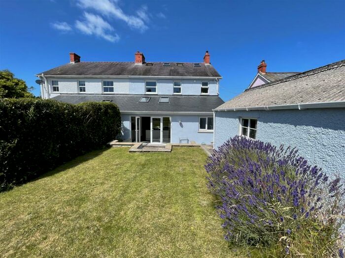 5 Bedroom Semi Detached House For Sale In Alan Road, Llandeilo, SA19