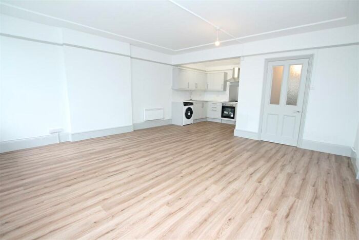 1 Bedroom Flat To Rent In Chichester Terrace, Brighton, BN2