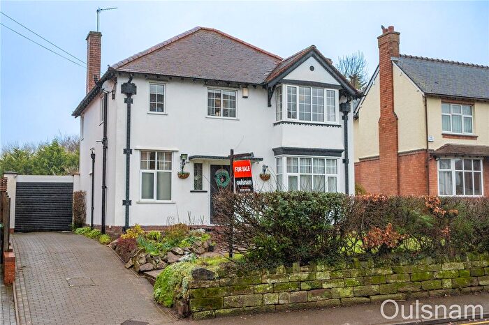 4 Bedroom Detached House For Sale In Stourbridge Road, Bromsgrove, Worcestershire, B61