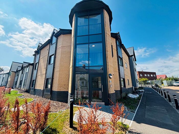 2 Bedroom Property To Rent In Canterbury Street, Gillingham, ME7