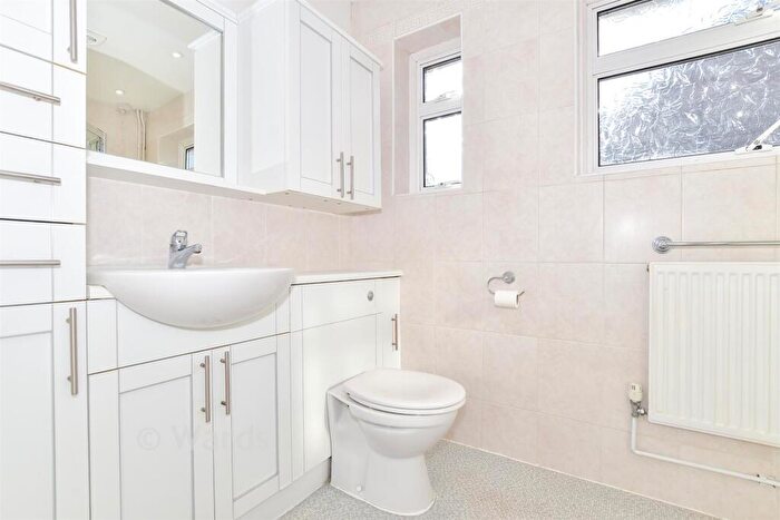 2 Bedroom Semi-Detached Bungalow For Sale In Kingsgate Close, Maidstone, Kent, ME16