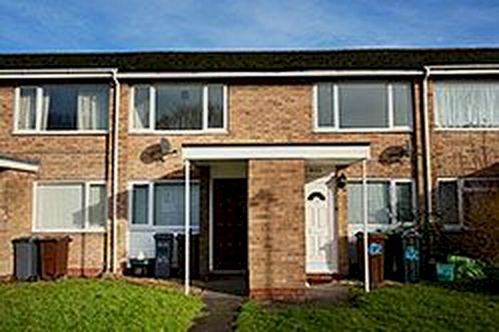 2 Bedroom Maisonette To Rent In Rowood Drive, Solihull, B92