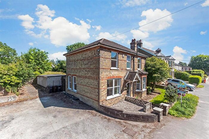 4 Bedroom Detached House For Sale In Wrotham Road, Meopham, Kent, DA13