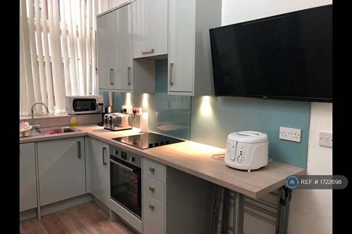 3 Bedroom Flat To Rent In Whitworth Street, Manchester, M1