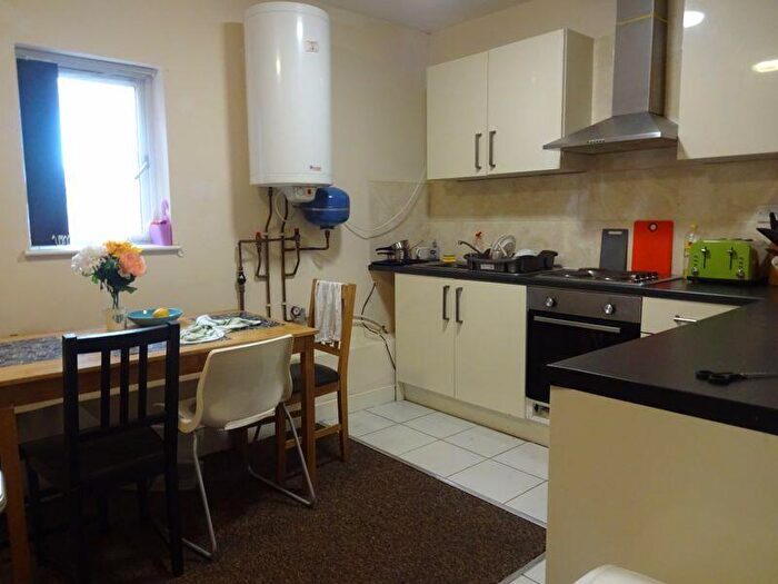 3 Bedroom Flat To Rent In Hockley, Nottingham, NG1