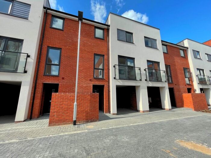 3 Bedroom Town House To Rent In Davidson Close, Ipswich, IP2