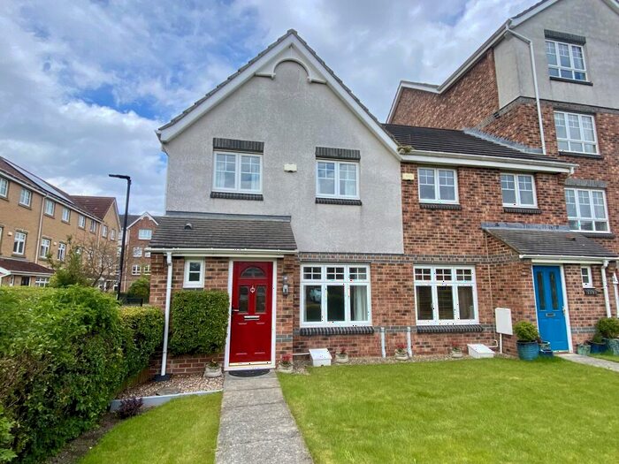 3 Bedroom Semi-Detached House To Rent In Newington Drive, Preston Grange, NE29