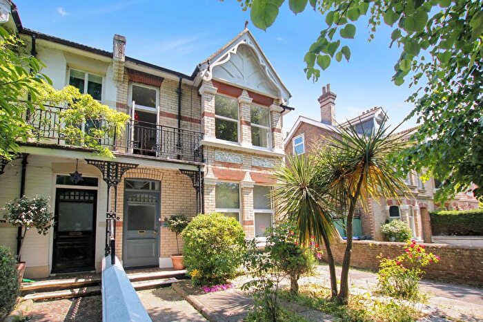 2 Bedroom Flat For Sale In Homefield Road, Worthing, BN11