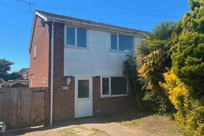 3 Bedroom Semi-Detached House To Rent In Fitzmaurice Road, Christchurch, BH23