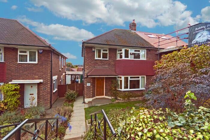 3 Bedroom Semi-Detached House To Rent In Abbotshall Avenue, Southgate, N14