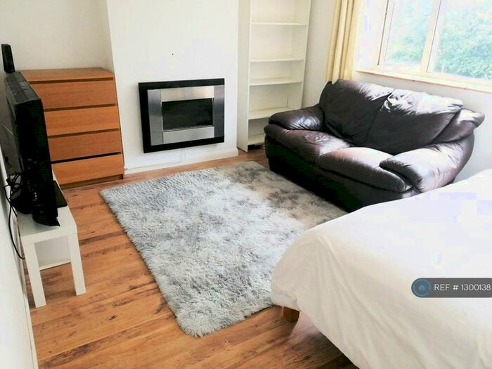 1 Bedroom Flat Share To Rent In Wheathampstead, St Albans, AL4
