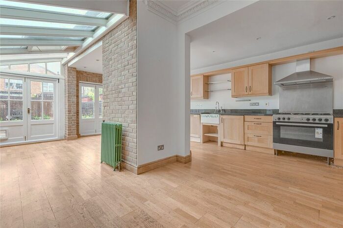 3 Bedroom Terraced House To Rent In Pretoria Road, Streatham Vale, SW16