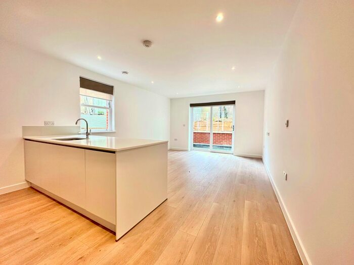 2 Bedroom Flat To Rent In Archway Road, Highgate, N6