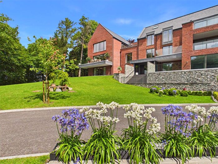 3 Bedroom Apartment To Rent In Macclesfield Road, Prestbury, Macclesfield, Cheshire, SK10