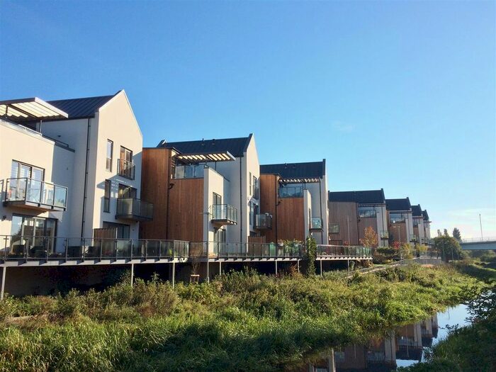 3 Bedroom Semi-Detached House To Rent In Firepool View, Taunton, TA1