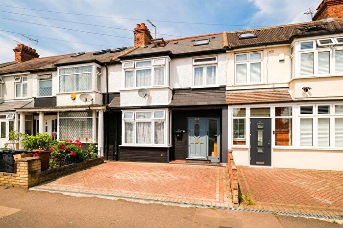 4 Bedroom Terraced House For Sale In Hampton Road, Chingford, E4