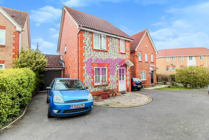 3 Bedroom Link Detached House To Rent In Kershaw Close, Chafford Hundred, Grays, RM16