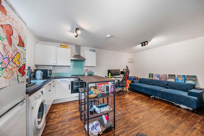 1 Bedroom Flat To Rent In Clarence Road, London, N22