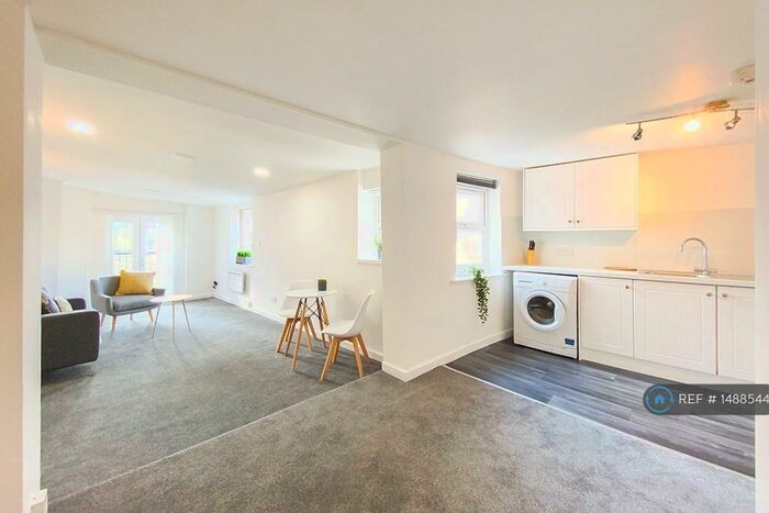 1 Bedroom Flat To Rent In Market Street, Stalybridge, SK15