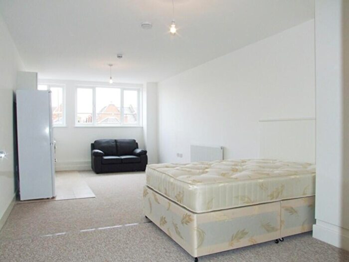 Studio To Rent In Hutton Grove, Finchley, N12
