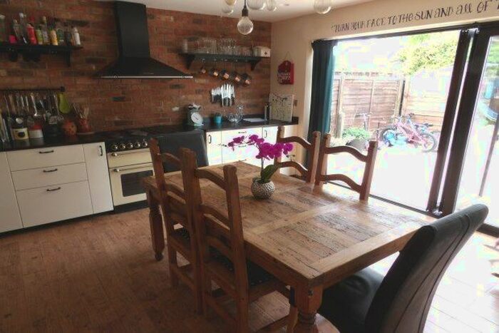 3 Bedroom Semi-Detached House To Rent In Ventnor Road, Solihull, B92