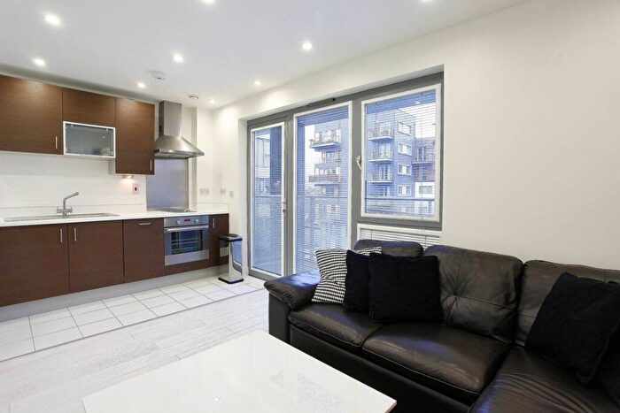 Studio To Rent In Hodgeson House, Aldgate, London, E1