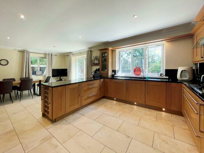 6 Bedroom House To Rent In Heol Y Delyn, Lisvane, Cardiff, CF14